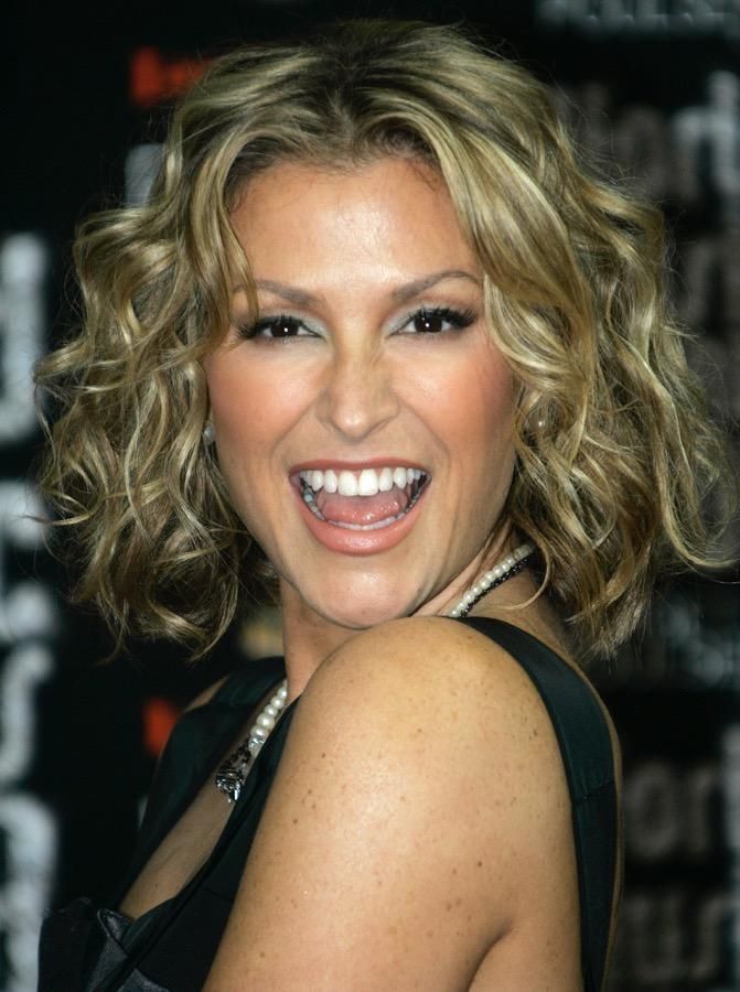 Anastacia muestra sus cicatrices