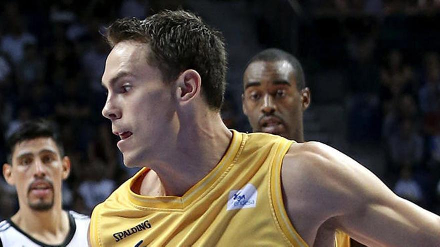 Kyle Kuric, durante un choque con el Gran Canaria.