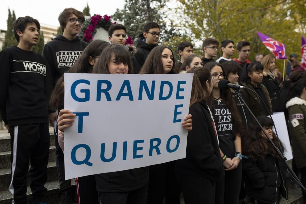 Las imágenes de la jornada: Zamora dice 'No' a la violencia de género