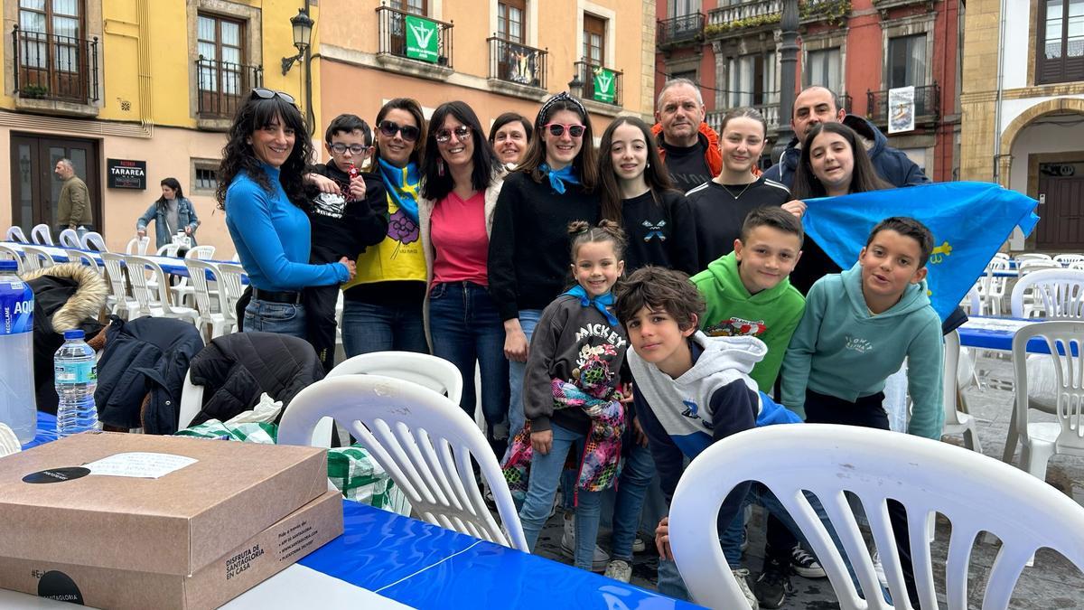 Participantes en la Comida en la Calle en la pasada edición.