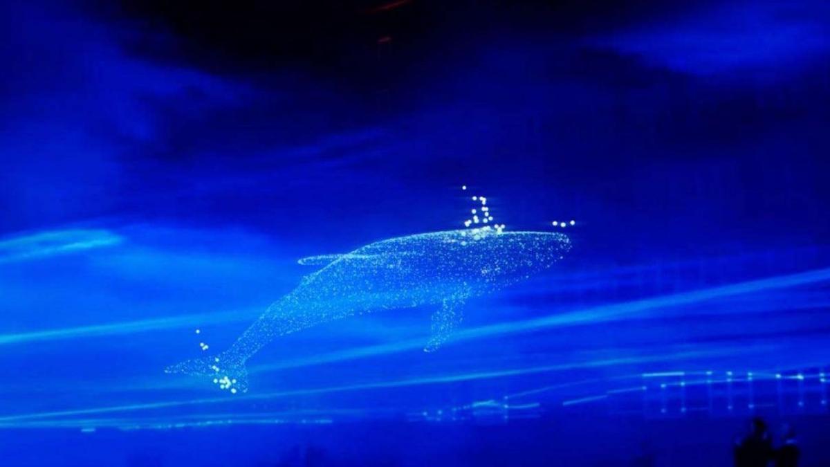 Imagen de una ballena dibujada con drones, en una simulación de los que podrá verse en el espectáculo inaugural de la Copa América de Vela.