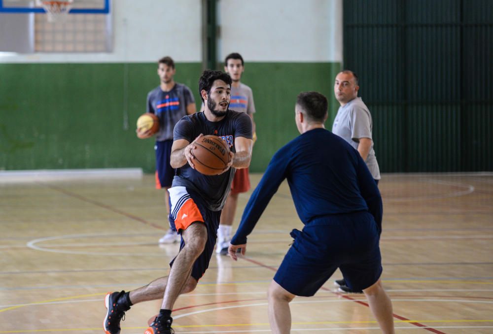 Álex Abrines entrena en el Príncipes de España