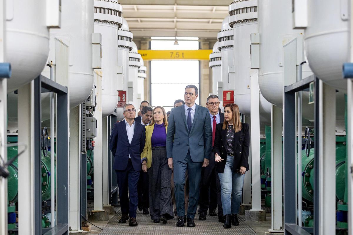 Visita del presidente del Gobierno, Pedro Sánchez, a la planta desaladora de Torrevieja el pasado mes de febrero
