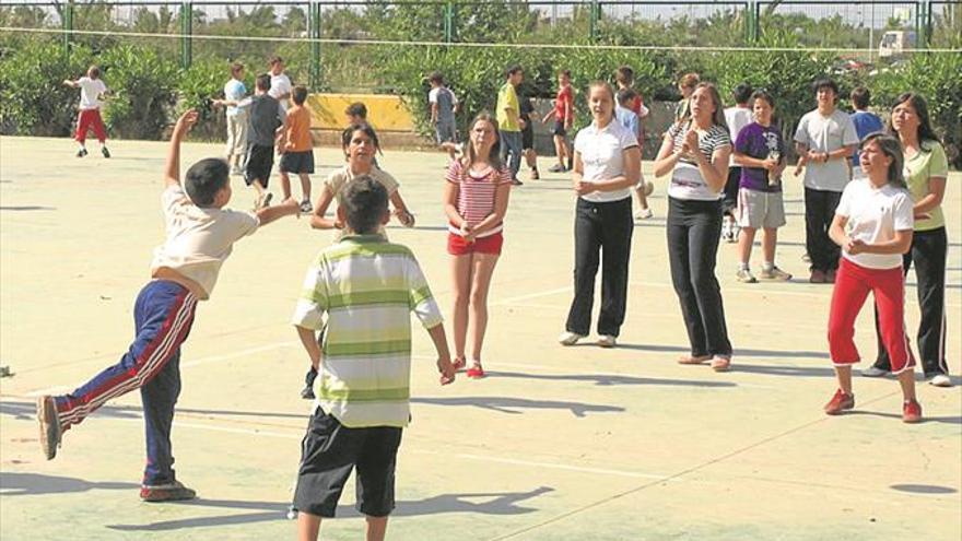 Castellón abrirá patios de 7 colegios en septiembre