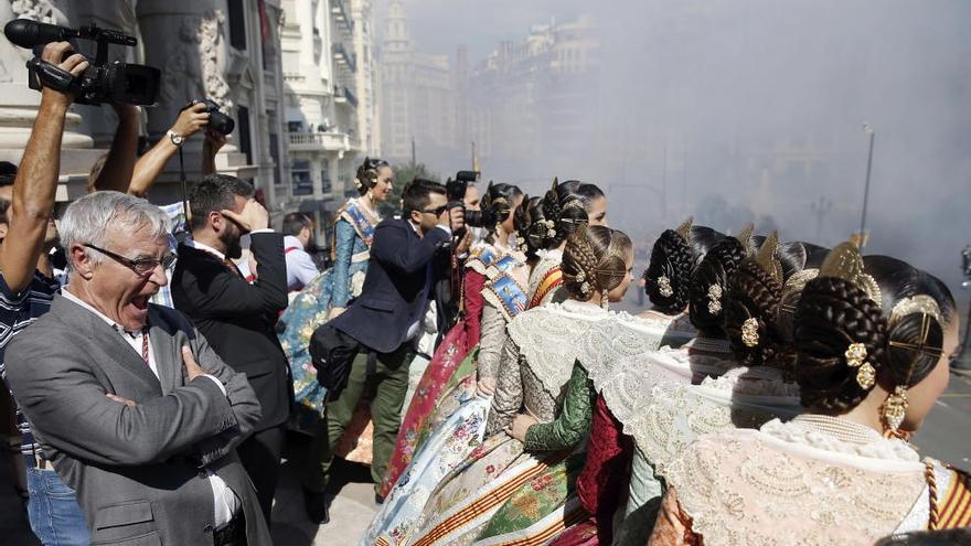 El balcón municipal, durante la &#039;máscletà&#039; del pasado 9 d&#039;Octubre.