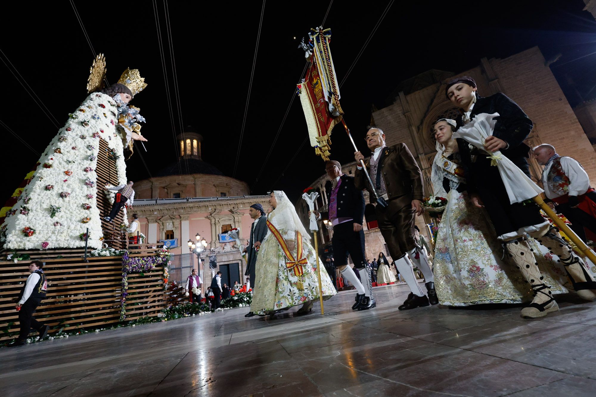 Todas las fotos de la Ofrenda del 17 de marzo por la calle de la Paz de 24:00 a 1:00 horas