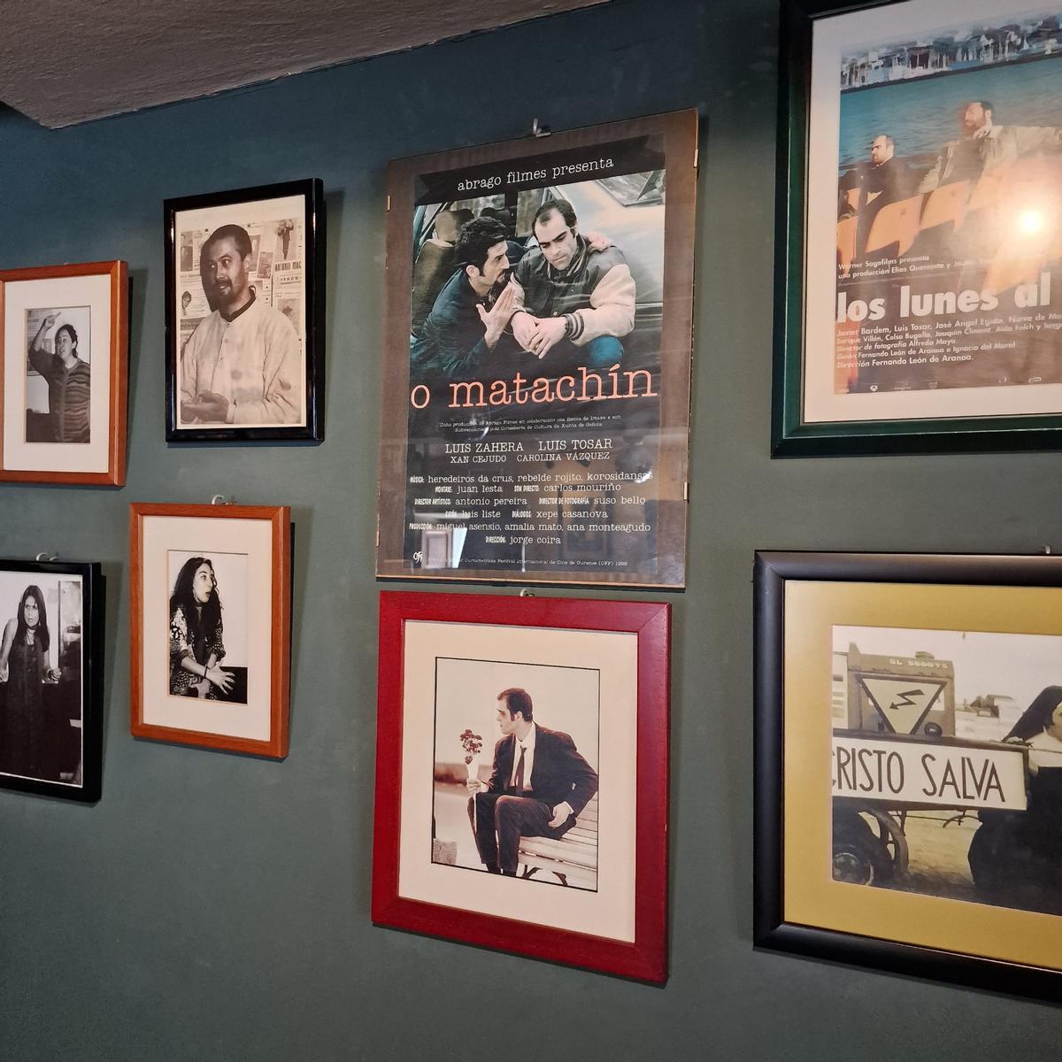 Una de las paredes del local, con el cartel original del cortometraje de Jorge Coira 'O matachín'.