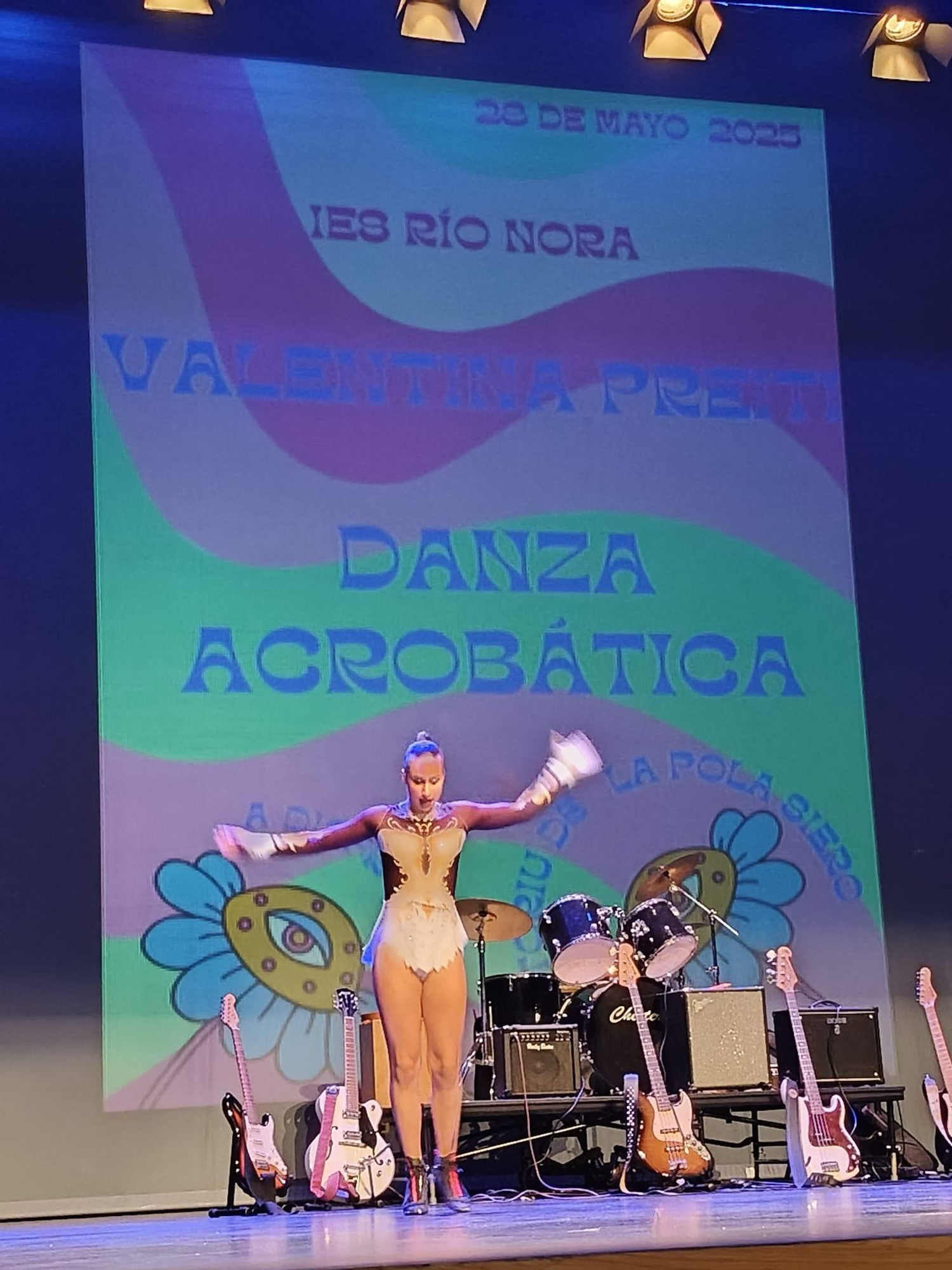 El Festival Artístico del IES Río Nora, en la Pola, en imágenes