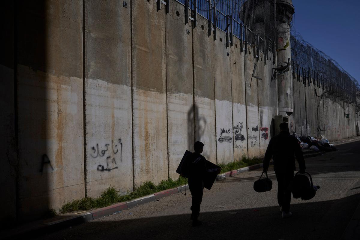 El muro que separa Cisjordania del barrio de Beit Hanina de Jerusalén este.