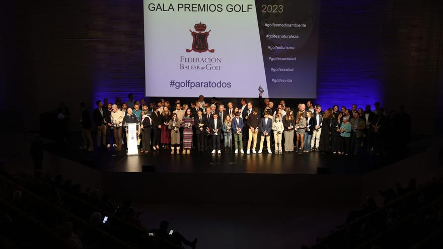 La Federación Balear de Golf distingue a Nuria Iturrioz y Lucía López en su Gala Anual