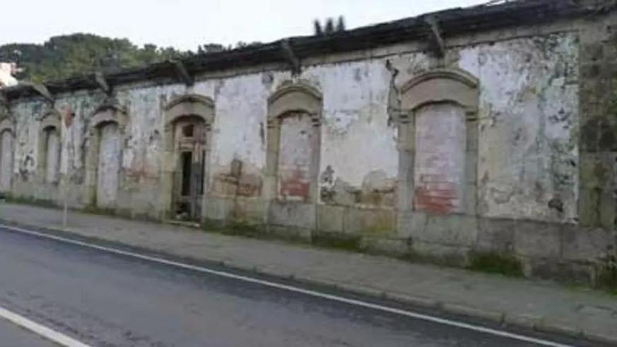 Ruínas do antigo cine Millán de Palmeira.
