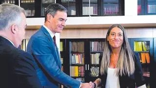 El abrigo de Joma de 88 € que Pedro Sánchez ha convertido