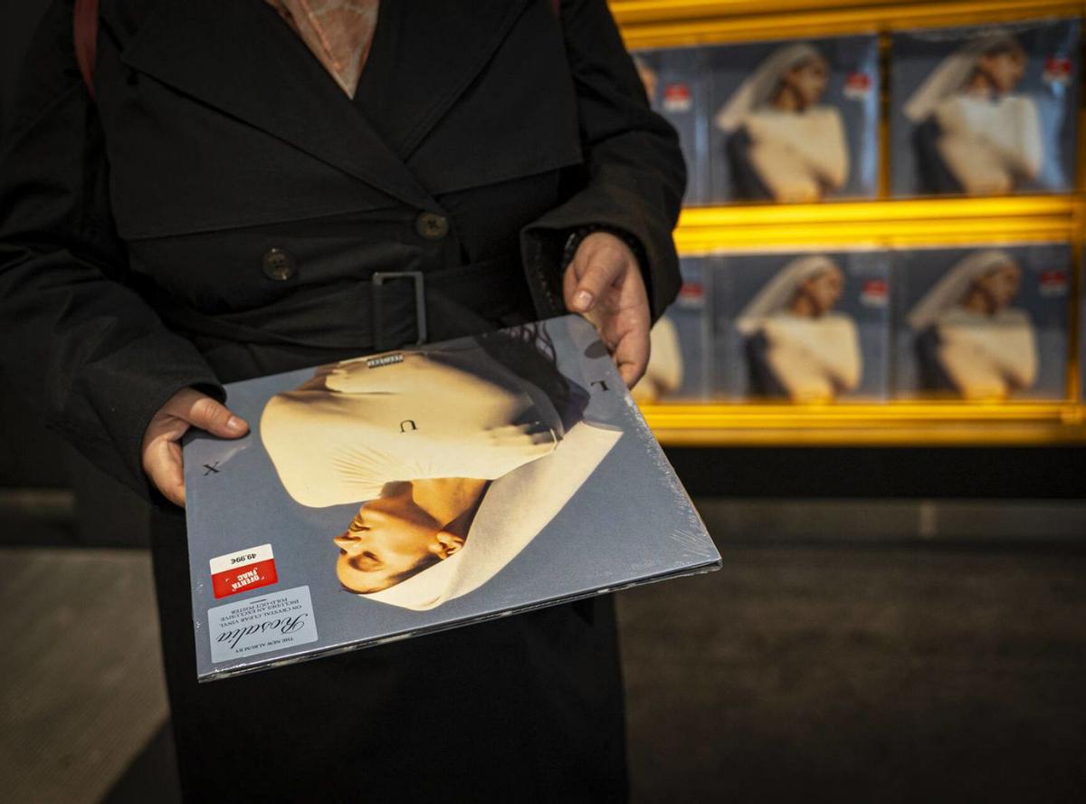 Rosalía llueix la seva formació clàssica