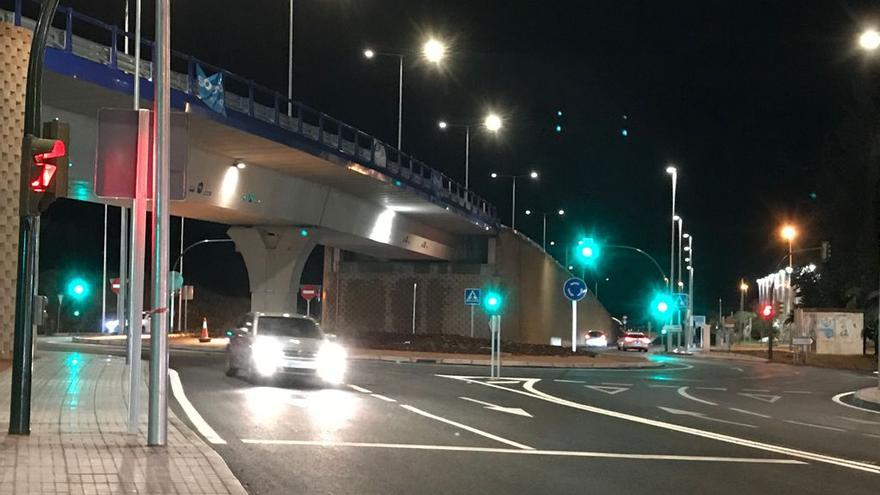 Pruebas de iluminación que se realizan en el tramo ejecutado de ronda Norte.