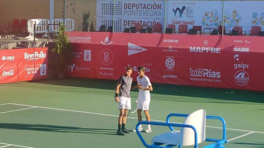 Ander Tarrío e Iván Pérez, 
durante su partido de dobles.