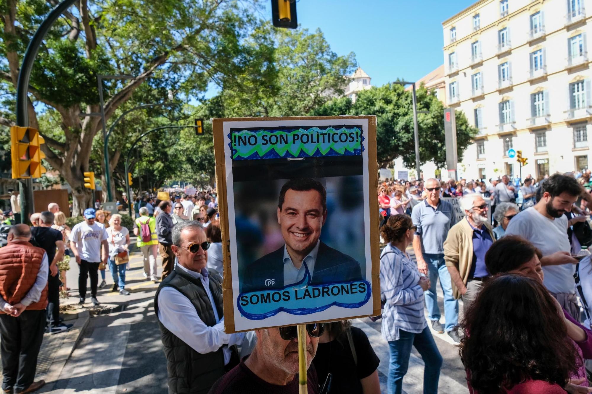 La manifestación en defensa de la Sanidad pública reúne a más de 7.000 personas en Málaga