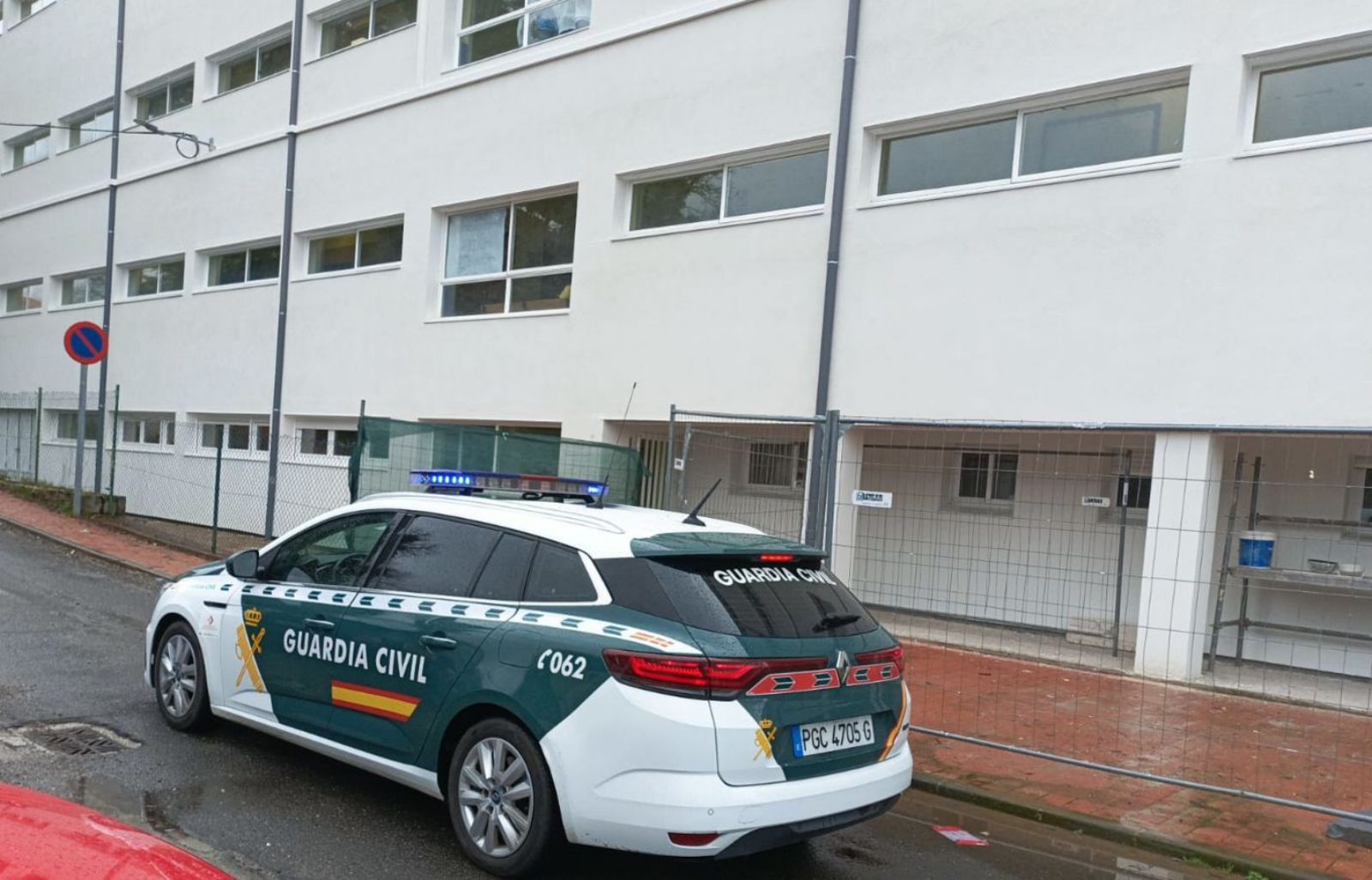 La Guardia Civil acudió por la mañana para seguir investigando.