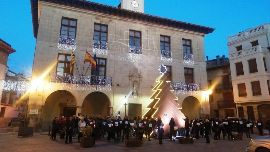 Mil personas se manifiestan en Teruel contra la MAT del Palancia