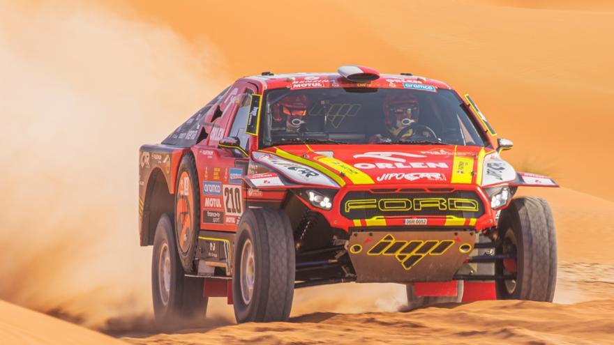 Loeb gana una nueva etapa y Al-Attiyah avanza en su cuenta atrás