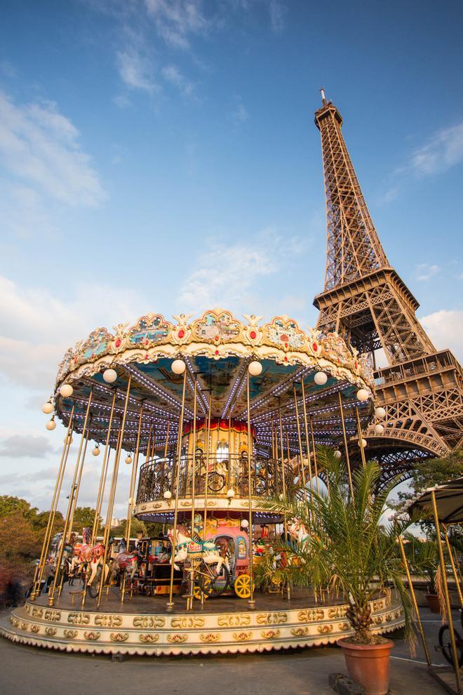Carrusel a los pies de la torre Eiffel