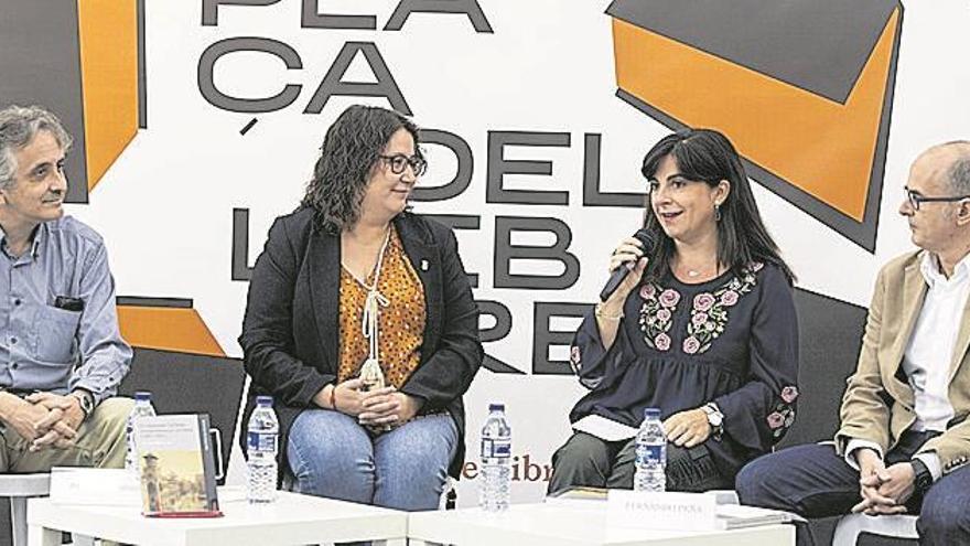 La Plaça del Llibre convierte Santa Clara en el epicentro de la literatura valenciana