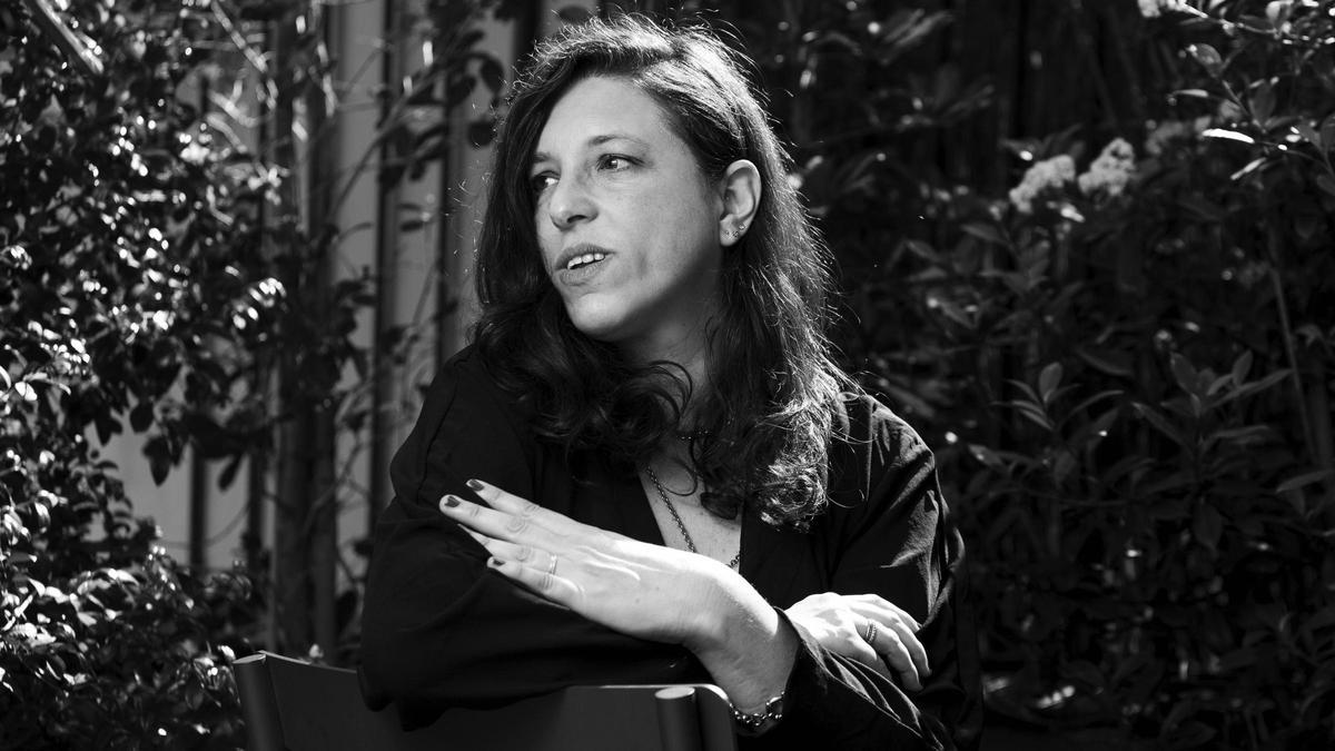 La escritora Ariana Harwicz, autora de 'Perder el juicio', fotografiada en Barcelona