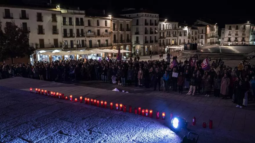 VIDEO | 25N: Extremadura clama contra el negacionismo en el año con más víctimas por violencia machista
