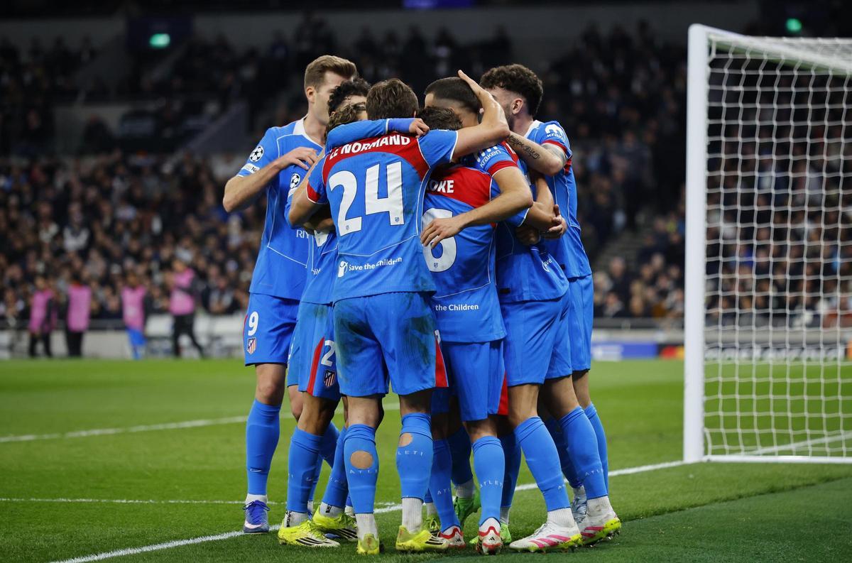 El Atlético pasó a cuartos pese a perder frente al Tottenham en Londres