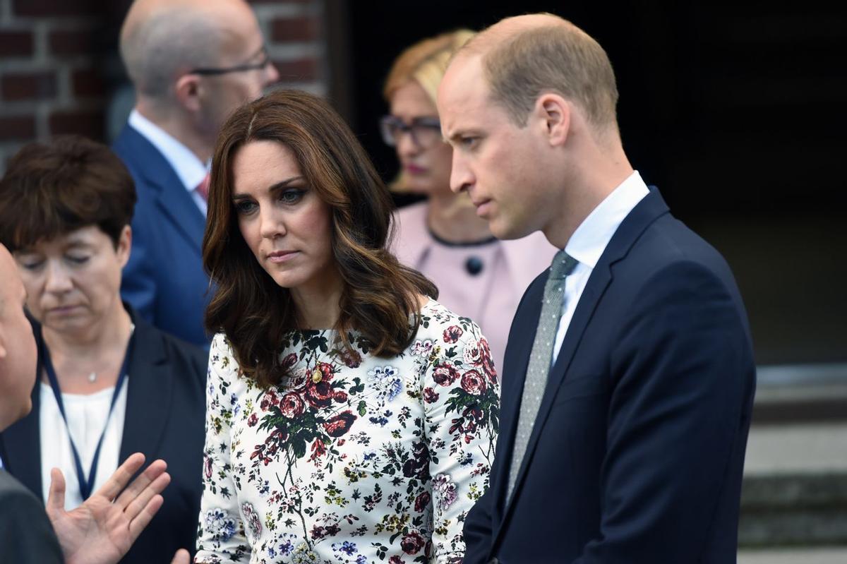 Los Duques de Cambridge durante la visita a un campo de concentración en Polonia