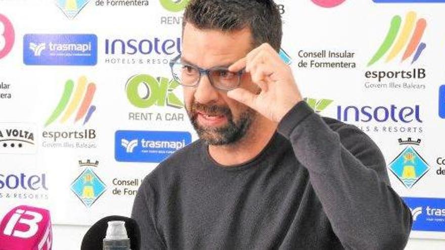 García Sanjuán, durante la rueda de prensa en la que anunció su marcha del Formentera.