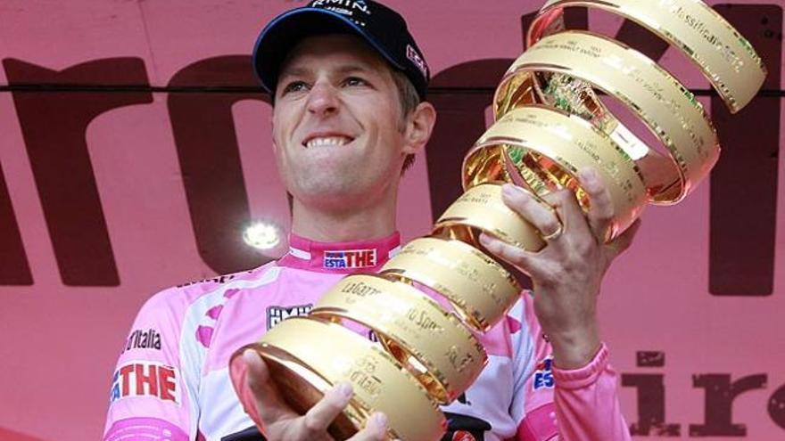 Ryder Hesjedal, en el podio de Milán.