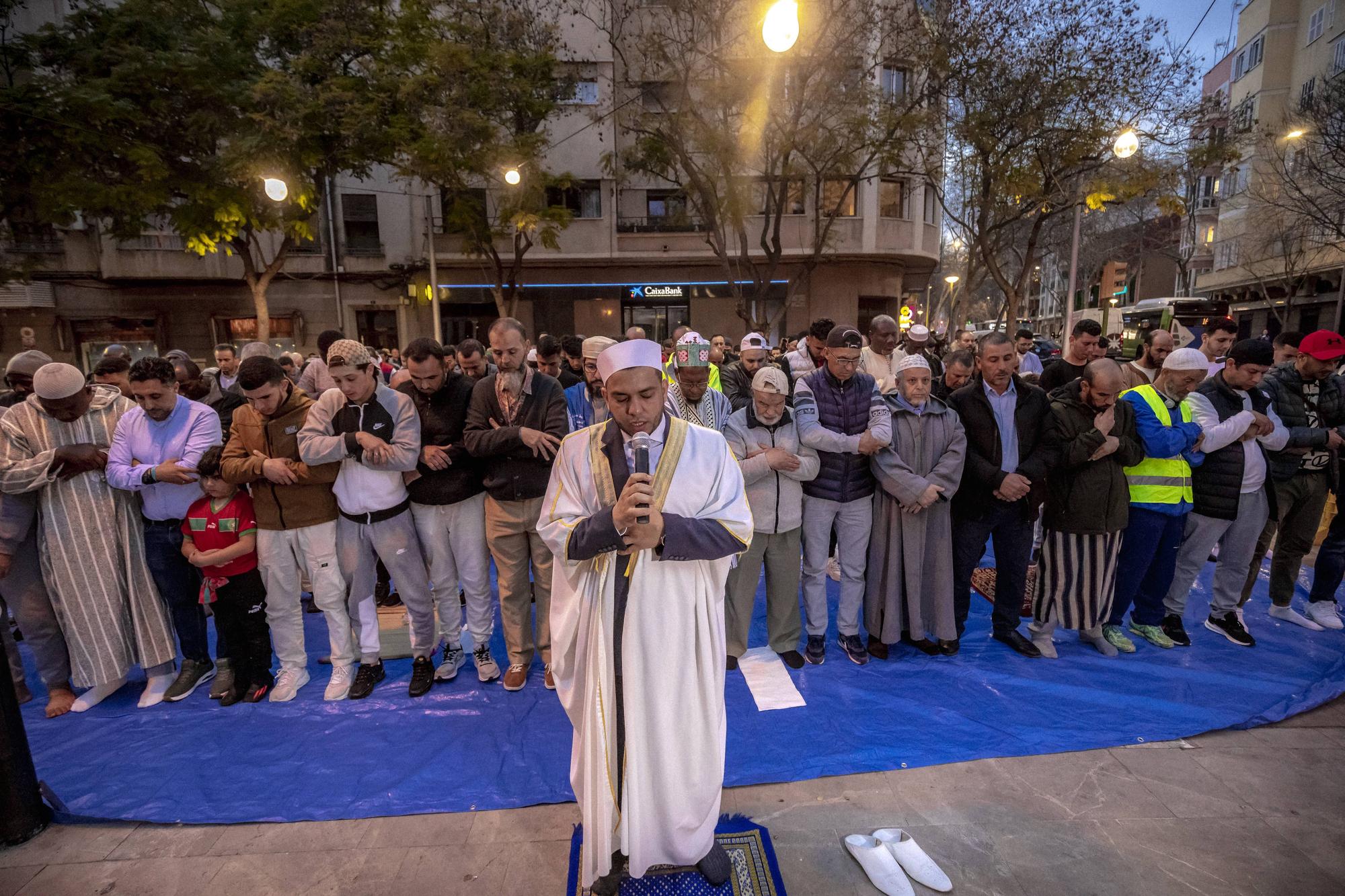 Los musulmanes de Mallorca celebran una cena multitudinaria en Palma