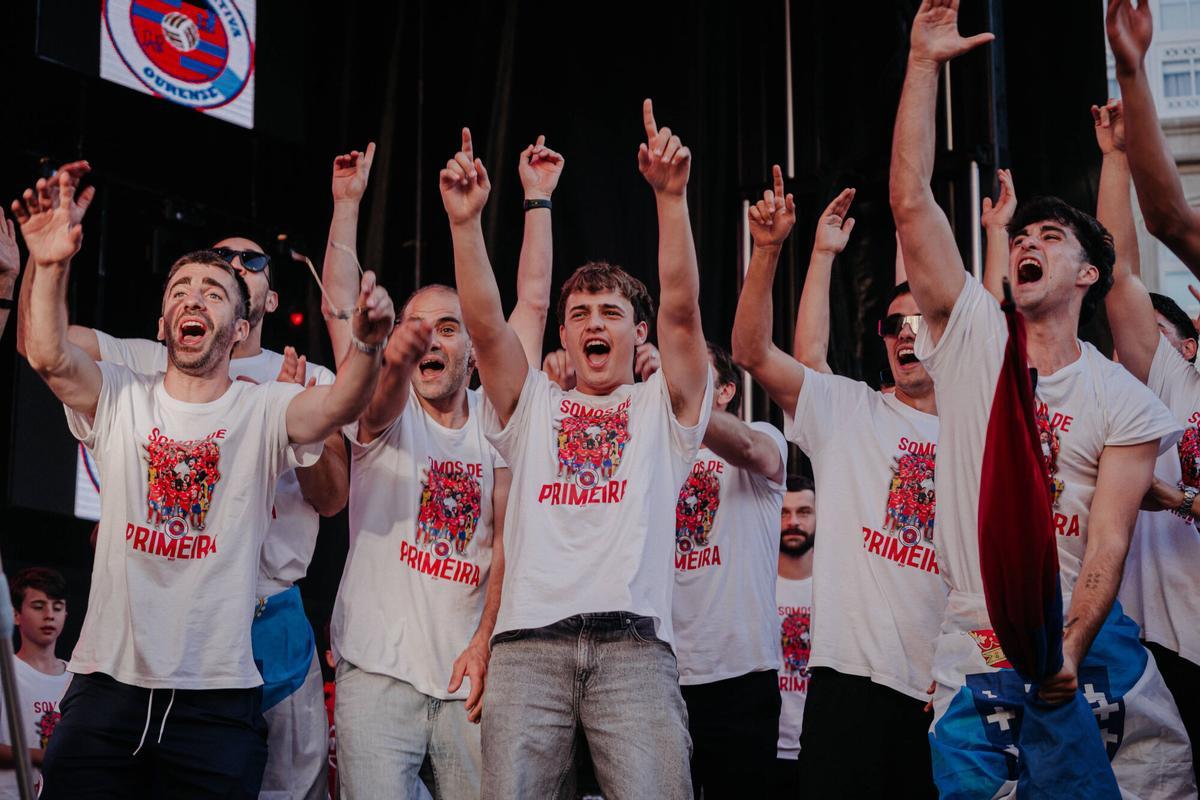 La UD Ourense celebra el ascenso con su ciudad