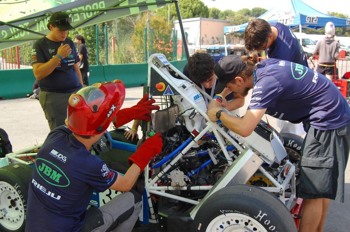 Les imatges dels preparatius del UdG Racing Team