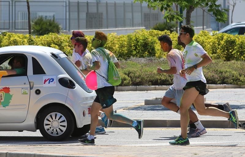 Búscate en la primera Unicaja Color Road de Málaga