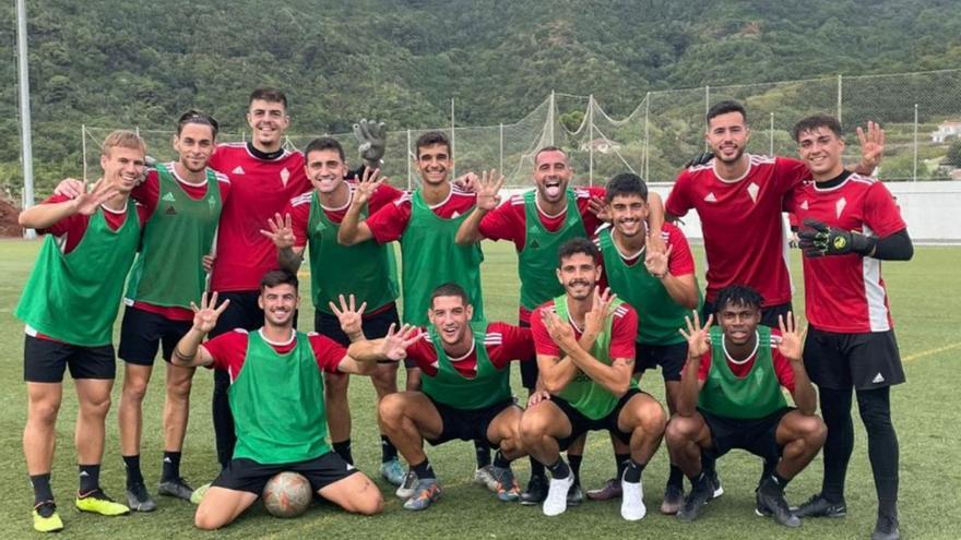 Momento de un entrenamiento del equipo rojinegro. | | CD MENSAJERO