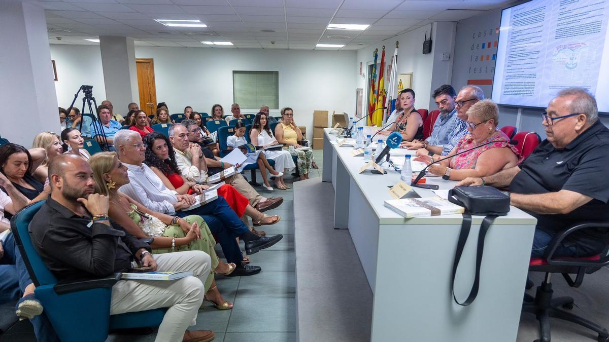Alicante suma un nuevo volumen a la memoria de sus Moros y Cristianos