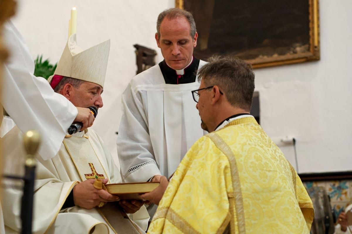 Todas las imágenes de la ordenación de Juan Carlos Rubertiello, diácono en Sant Antoni