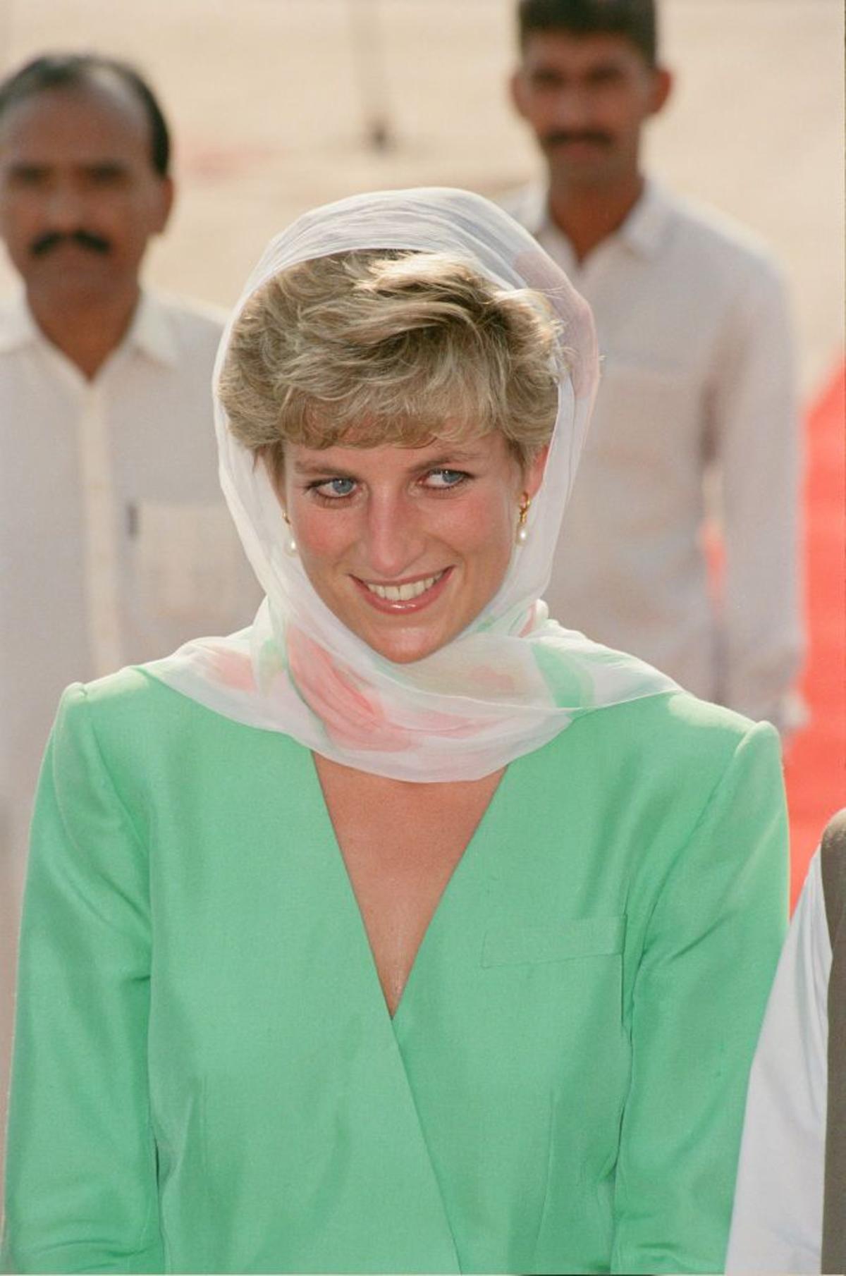 Lady Di durante una vistia a  Pakistán en 1991