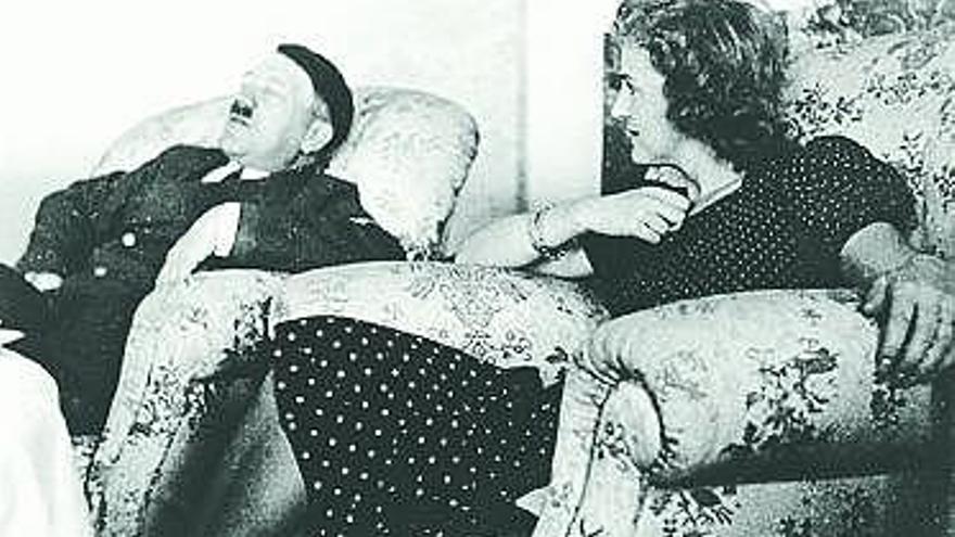 «la novia del monstruo». Braun, en Berghof, la mansión bávara del Führer. Abajo, la pareja descansa.