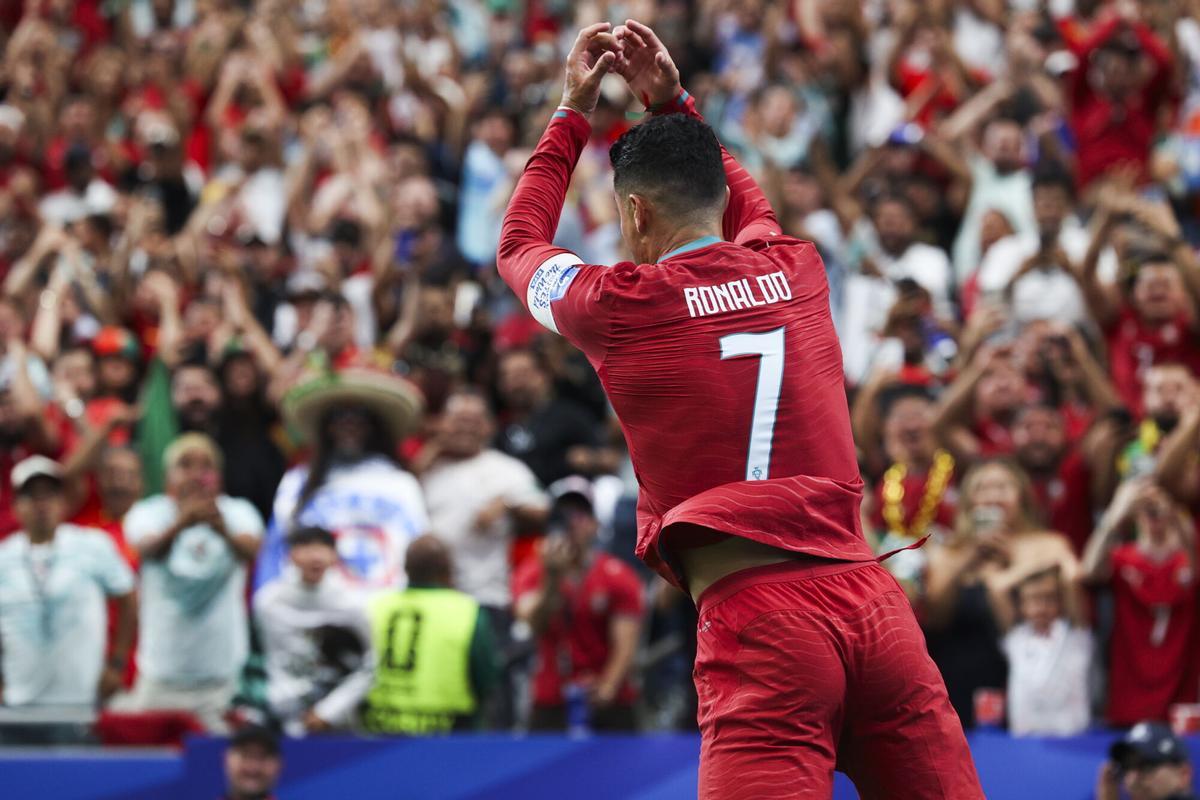 Houston (United States), 23/06/2026.- Portugal`s Cristiano Ronaldo celebrates a goal against Uzbekistan during the FIFA World Cup 2026 Group K soccer match held at Houston Stadium, Texas, USA, 23 June 2026. (Mundial de Fútbol) EFE/EPA/MIGUEL A. LOPES