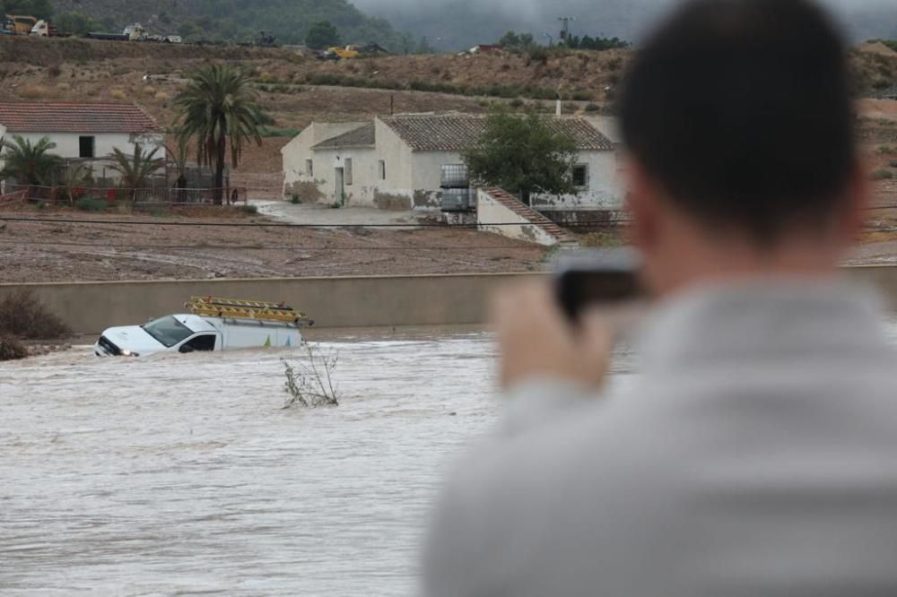 El temporal ha inundado calles, sótanos y garajes.