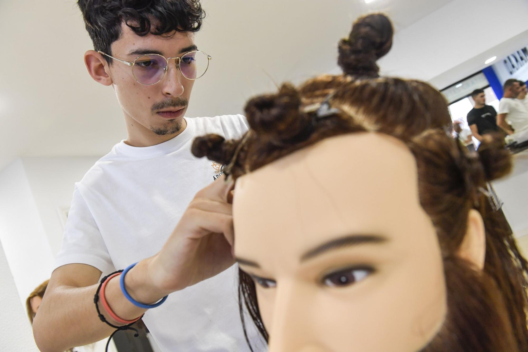 Academia de barbería y peluquería Arnao, en Telde