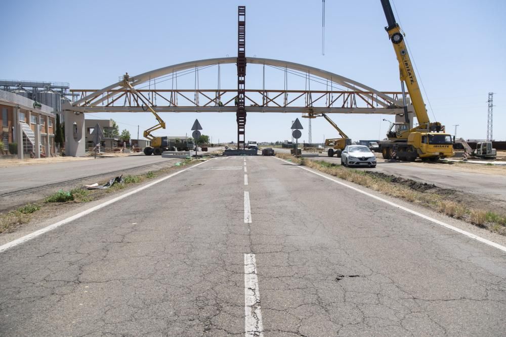 Obras del nuevo "puente" de Cobadu de Zamora.