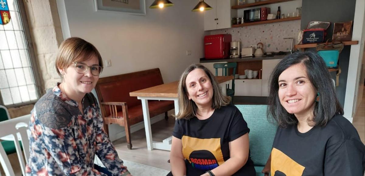 Las impulsoras del proyecto Tecelás da Terra, galardonado con el Premio Luísa Villalta.