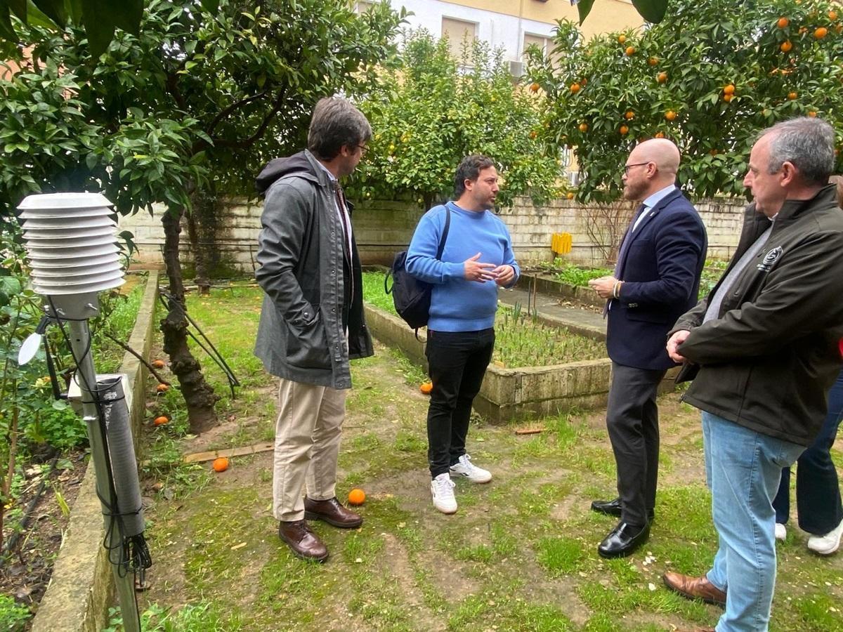 El secretario general de Formación Profesional, Florentino Santos, y el delegado territorial, Diego Copé, han visitado el IES Galileo Galilei en Córdoba.
