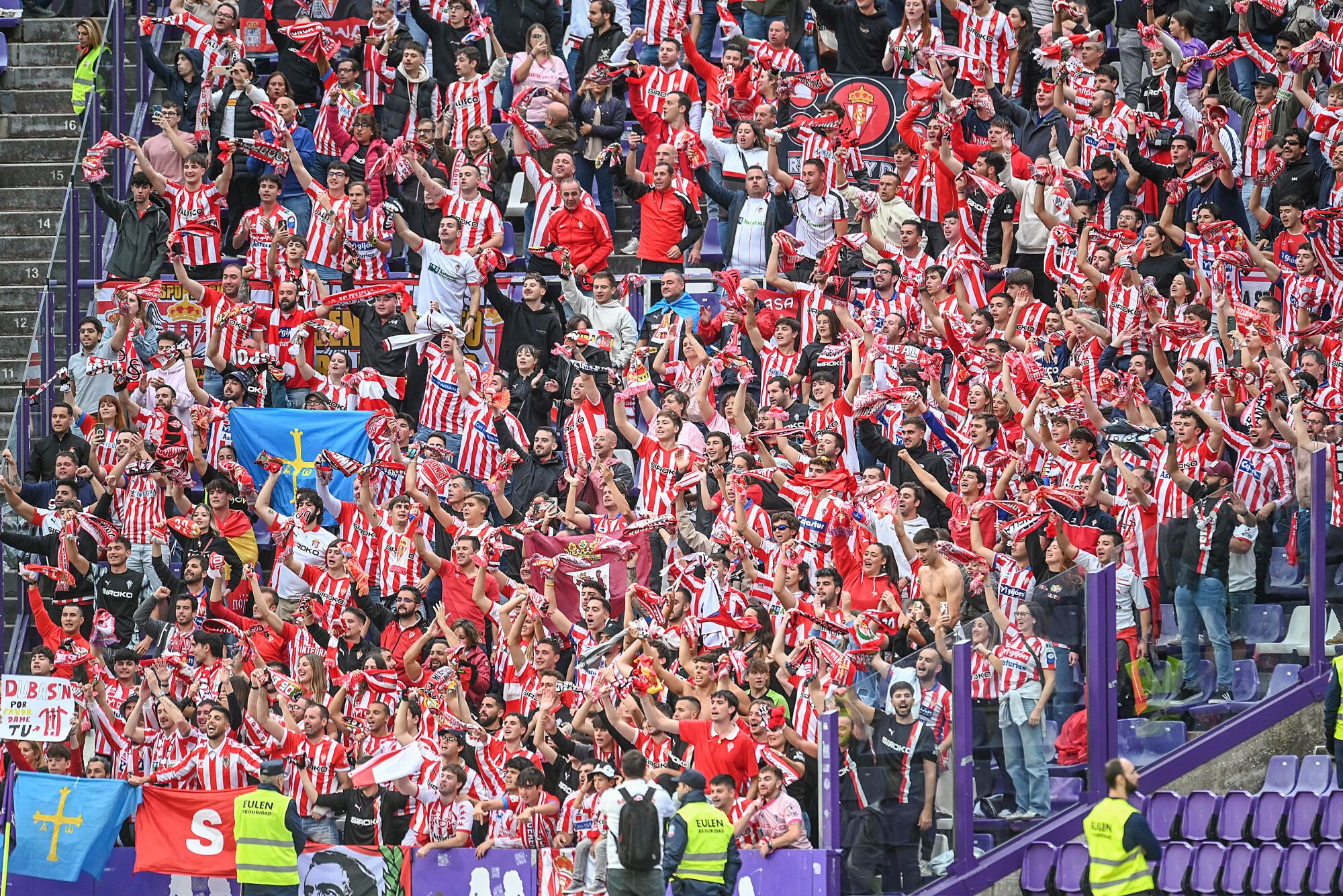 Fútbol. Partido correspondiente a la jornada 10 de Segunda División temporada 2025-2026 entre el Real Valladolid y el Sport. Gijón. Estadio Municipal José Zorrilla Partido de la Liga Hypermotion entre el Real Valladolid CF y el Real Sporting celebrado en el estadio José Zorrilla, Valladolid. 19/10/2025 - Ricardo Ordóñez