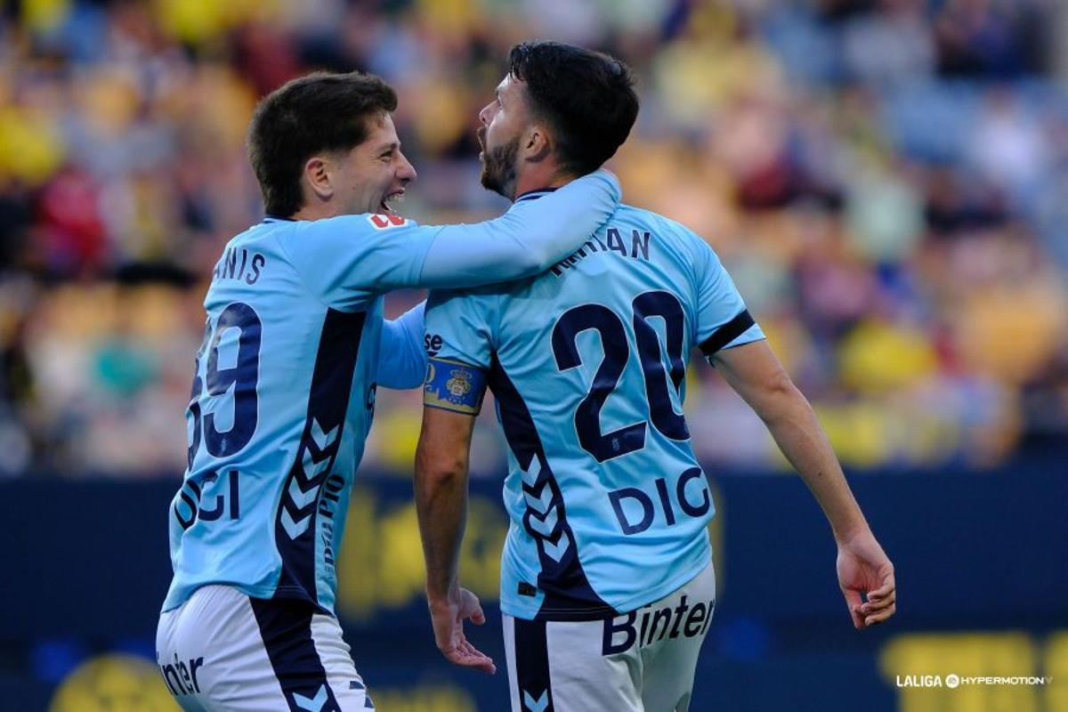 Pedrola felicita a Kirian, en el Nuevo Mirandilla.