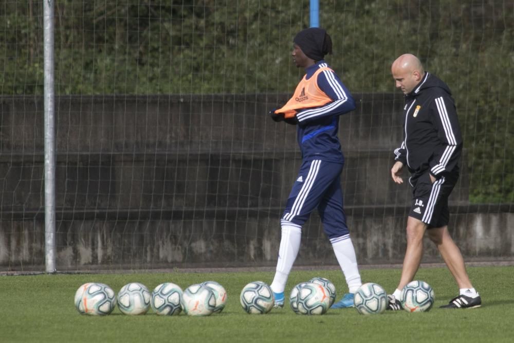 Primer entrenamiento del Real Oviedo después del derbi