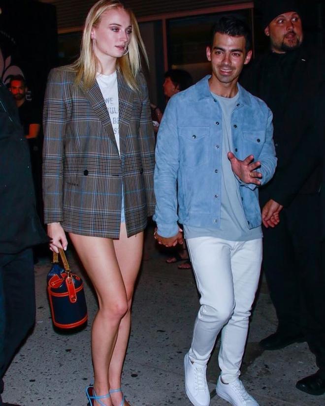 Sophie Turner y Joe Jonas de la mano, a la presentación de Villa One Tequila